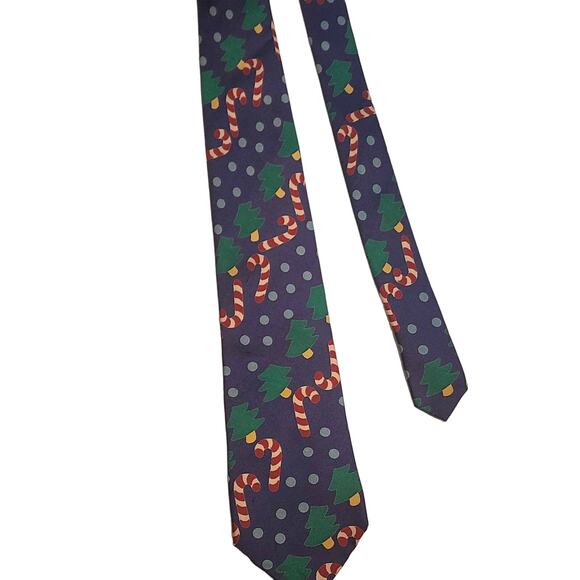 Lillian Vernon Other - Lillian Vernon Christmas Tie - 100% Silk
